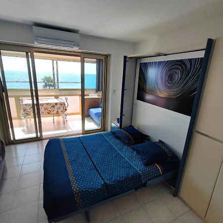 Grand Studio Bord De Mer- Acces Direct Aux Plages Saint-Laurent-du-Var Luaran gambar